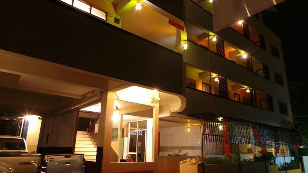 Phusiri Place Чиангмай Екстериор снимка
